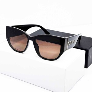 عینک آفتابی زنانه فریم مشکی | استایل خاص و لاکچری 2025