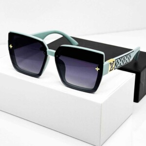 عینک آفتابی زنانه فریم سبزآبی طرح LV | استایل خاص و لاکچری 2025