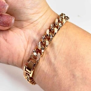 دستبند کارتیر ژوپینگ زنانه طلایی — ظریف و براق | بوبینو